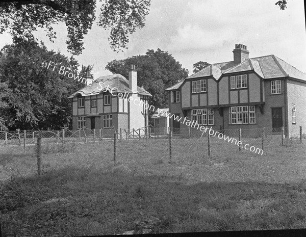 MODERN & THATCHED HOUSES